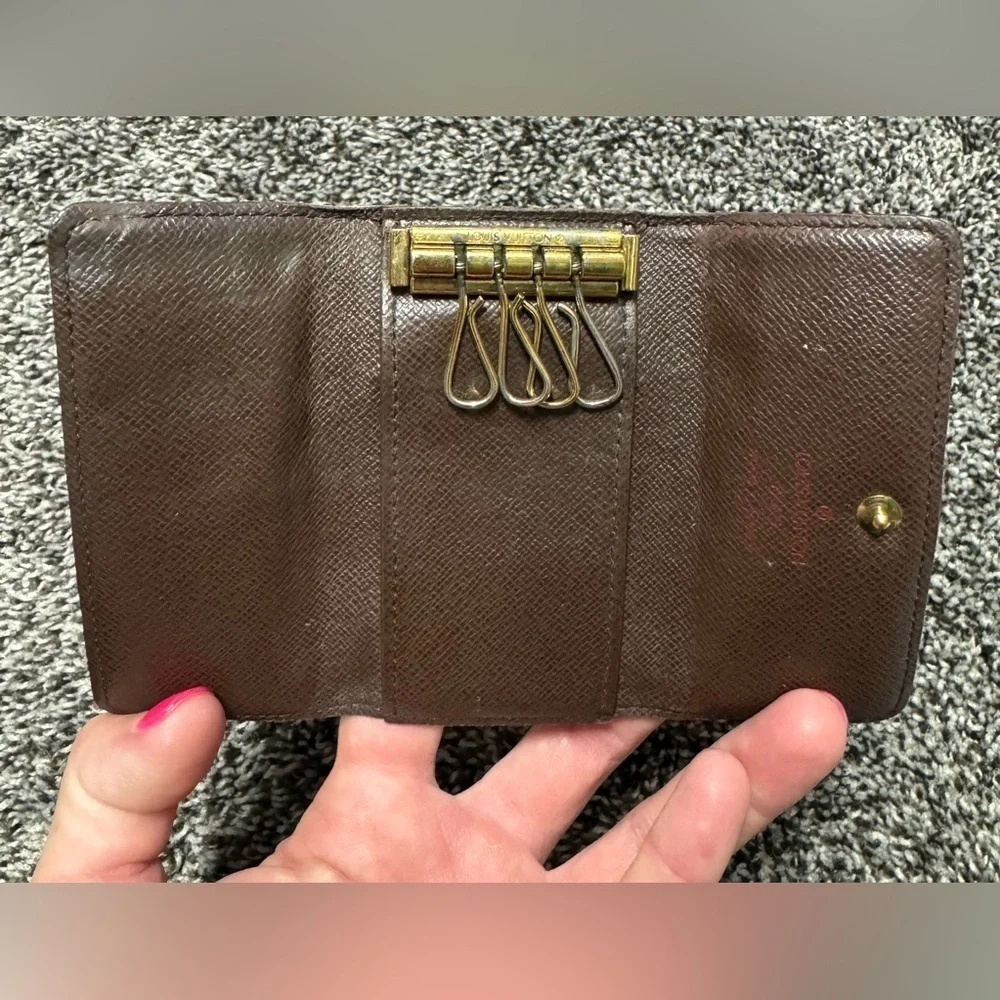 Louis Vuitton Damier Ebene key holder